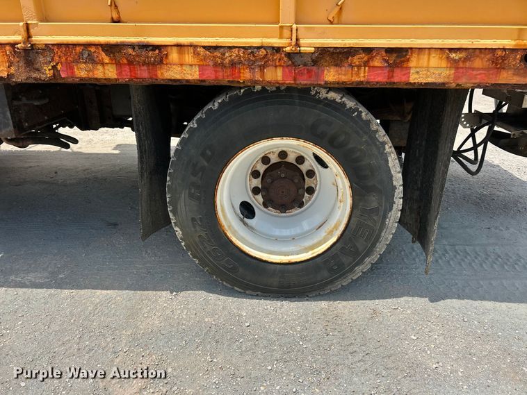 image for item FT6029 2006 International 7400 dump truck