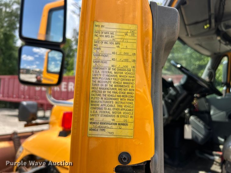 image for item FT6029 2006 International 7400 dump truck