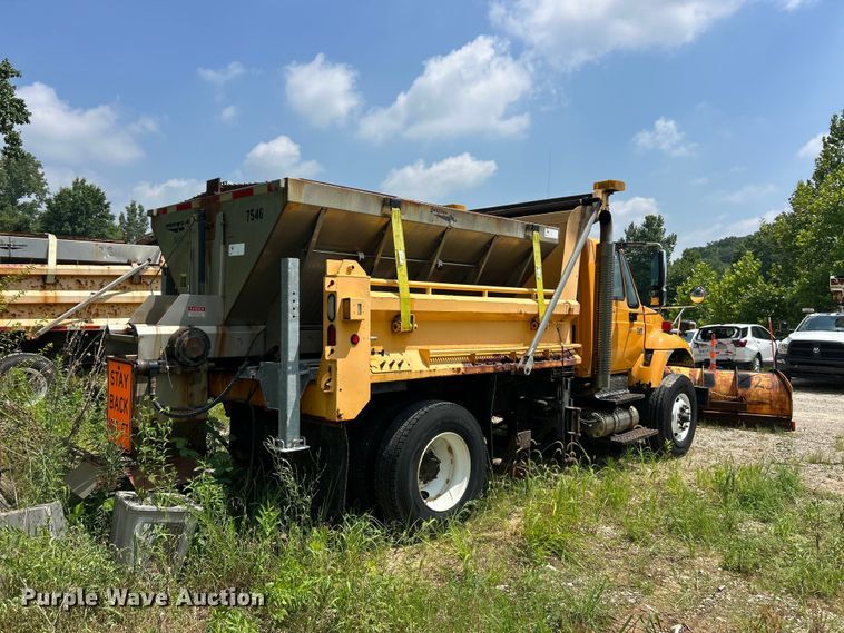 image for item FT6031 2006 International 7400 dump truck