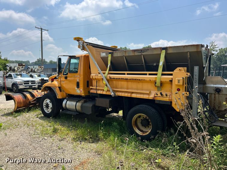 image for item FT6031 2006 International 7400 dump truck