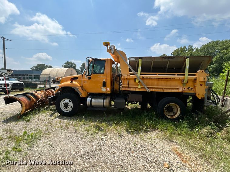 image for item FT6031 2006 International 7400 dump truck
