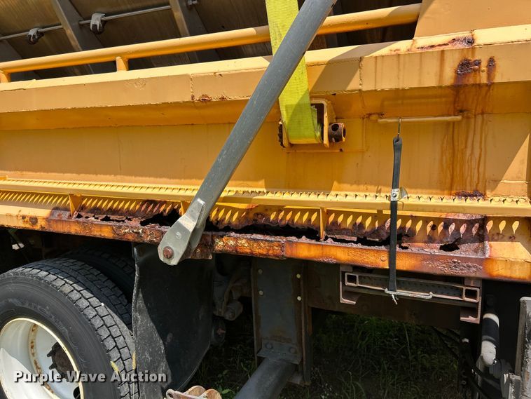 image for item FT6031 2006 International 7400 dump truck