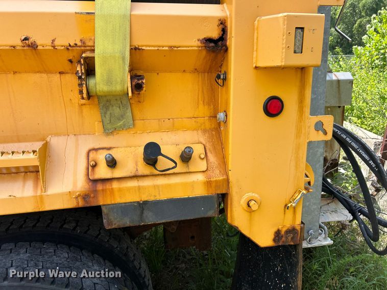 image for item FT6031 2006 International 7400 dump truck
