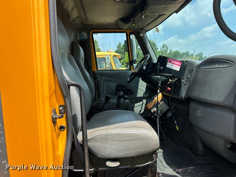 image for item FT6031 2006 International 7400 dump truck