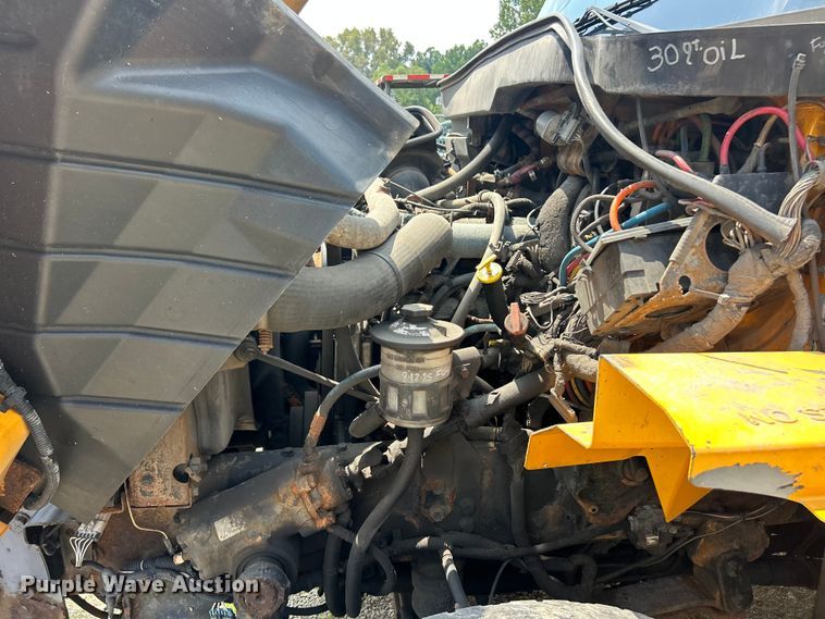 image for item FT6031 2006 International 7400 dump truck