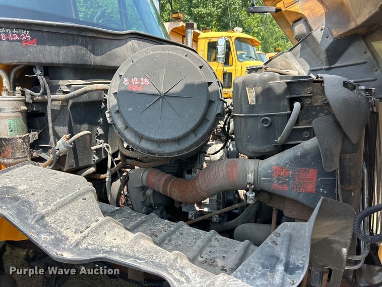 image for item FT6031 2006 International 7400 dump truck