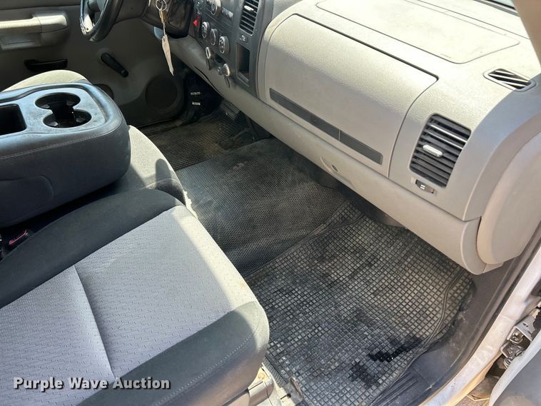 image for item FT6035 2008 Chevrolet Silverado 1500 pickup truck