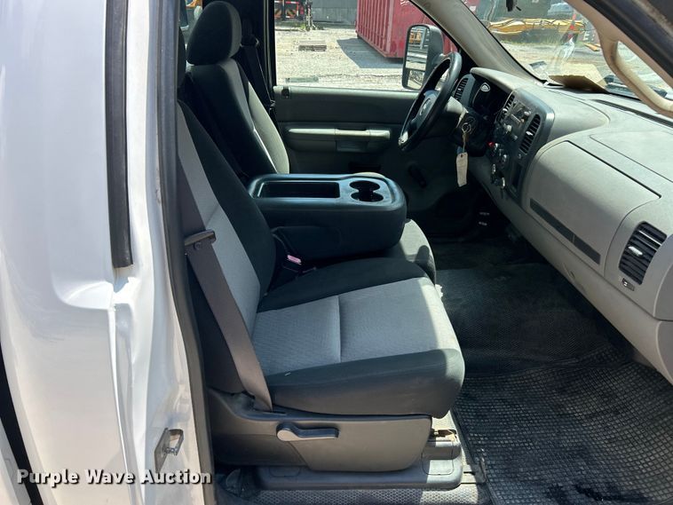 image for item FT6035 2008 Chevrolet Silverado 1500 pickup truck