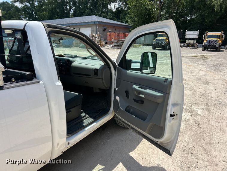 image for item FT6035 2008 Chevrolet Silverado 1500 pickup truck