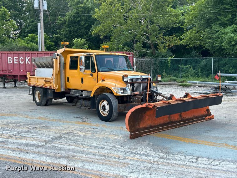 image for item FT6036 2006 International 7400 Crew Cab dump truck