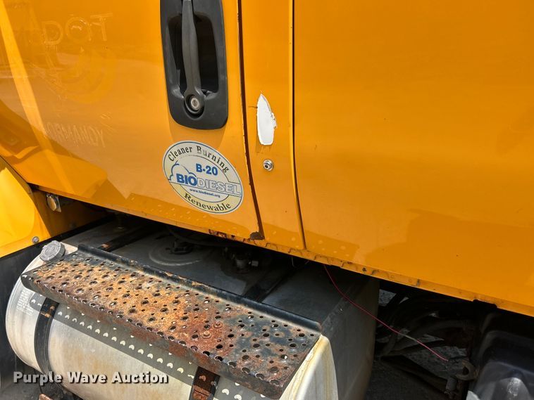 image for item FT6036 2006 International 7400 Crew Cab dump truck