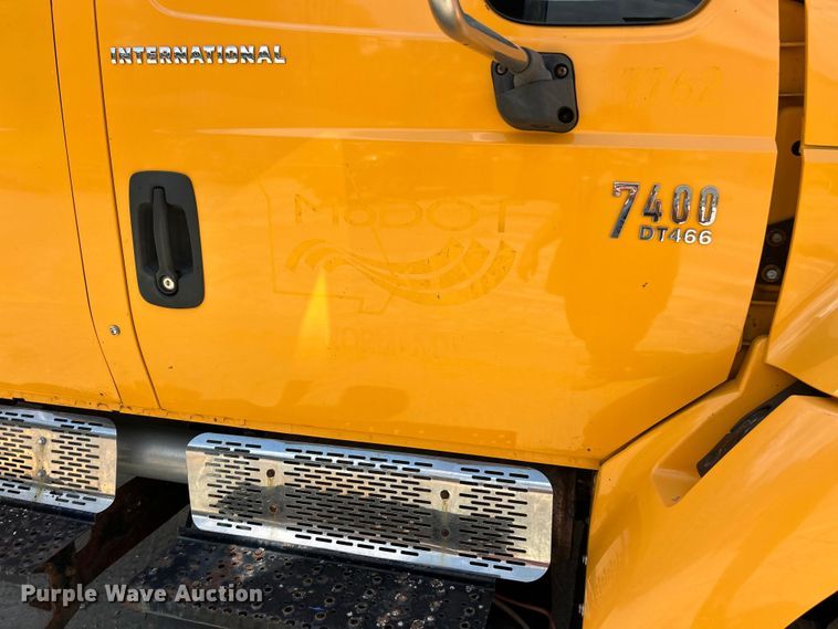image for item FT6036 2006 International 7400 Crew Cab dump truck