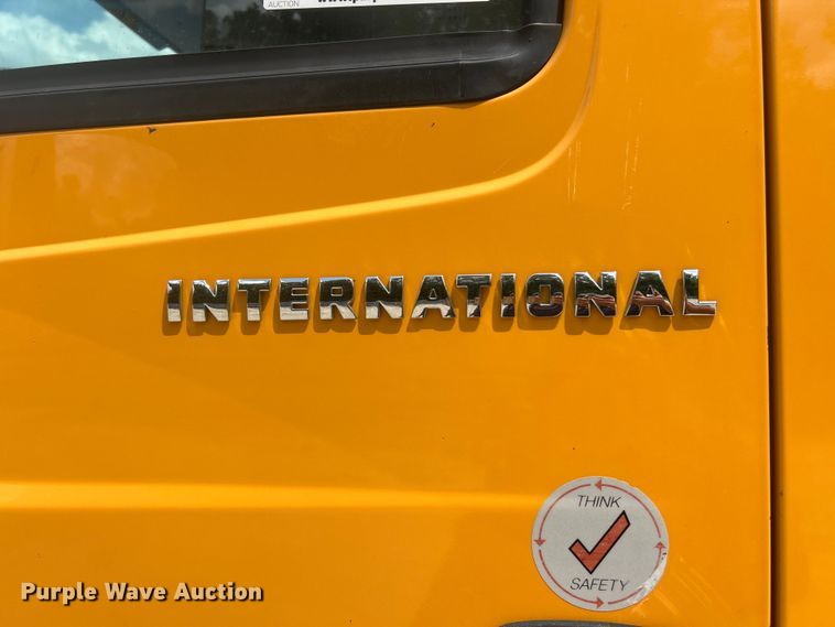 image for item FT6036 2006 International 7400 Crew Cab dump truck