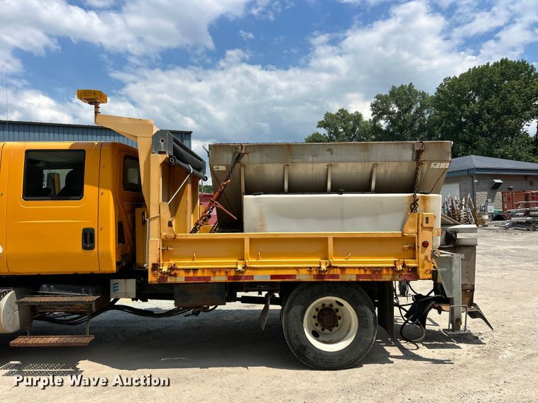 image for item FT6036 2006 International 7400 Crew Cab dump truck