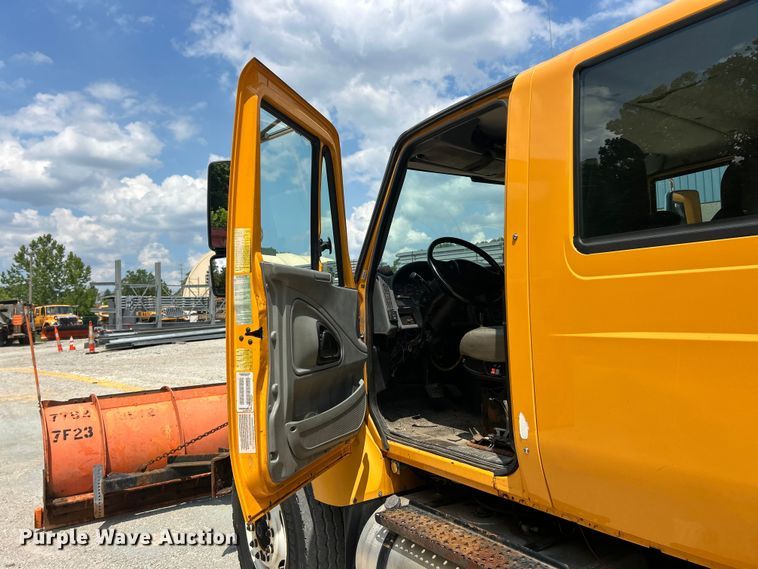 image for item FT6036 2006 International 7400 Crew Cab dump truck