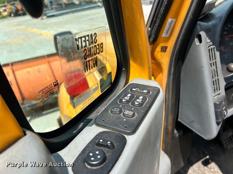 image for item FT6036 2006 International 7400 Crew Cab dump truck