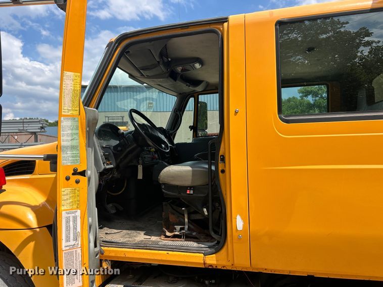 image for item FT6036 2006 International 7400 Crew Cab dump truck