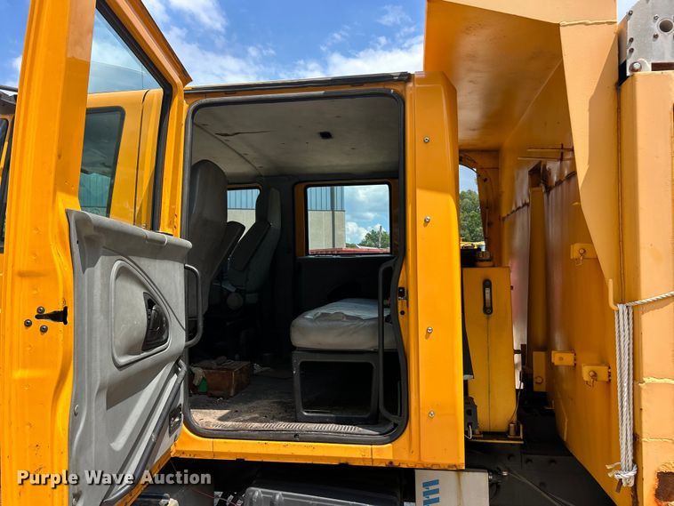 image for item FT6036 2006 International 7400 Crew Cab dump truck