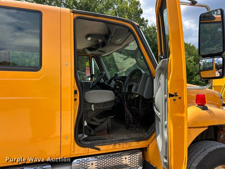 image for item FT6036 2006 International 7400 Crew Cab dump truck