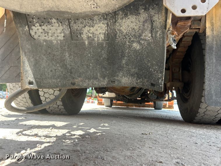 image for item FT6036 2006 International 7400 Crew Cab dump truck