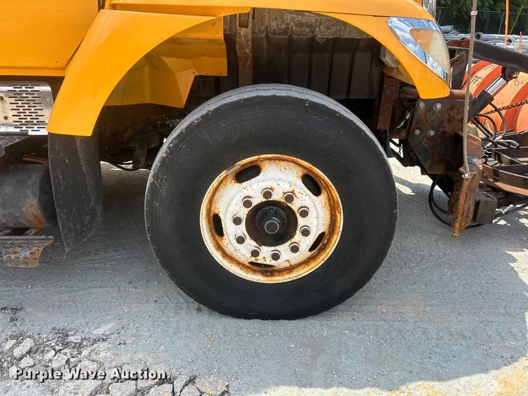 image for item FT6036 2006 International 7400 Crew Cab dump truck