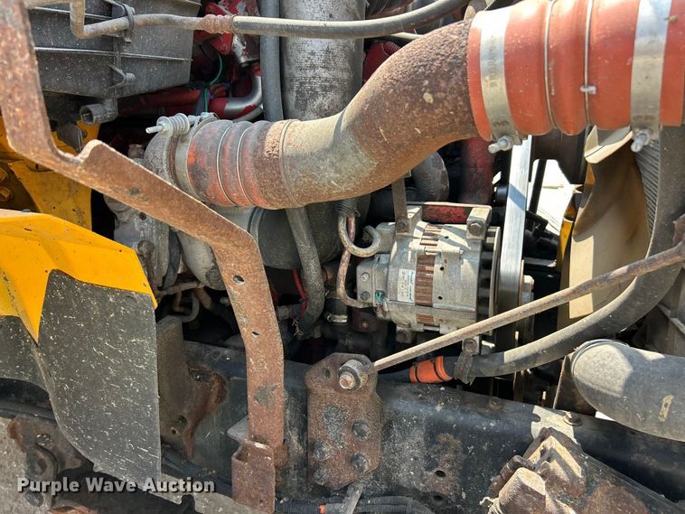 image for item FT6037 2009 International WorkStar 7600  hook lift truck