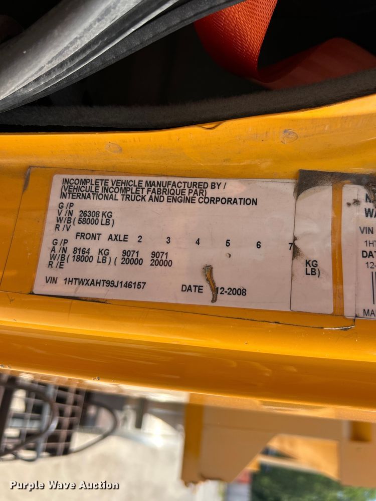 image for item FT6037 2009 International WorkStar 7600  hook lift truck