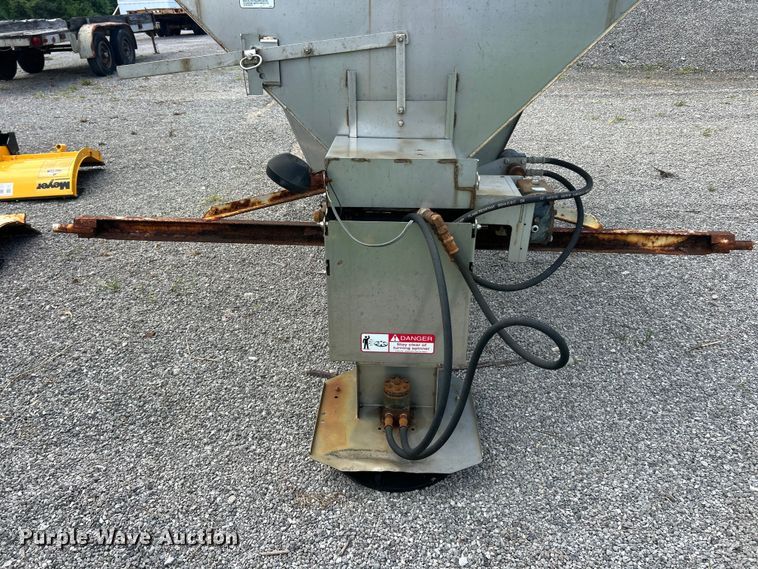 image for item FT6047 Buyers Salt Dog spreader