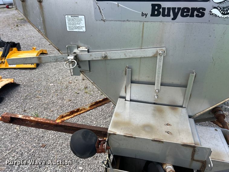 image for item FT6047 Buyers Salt Dog spreader
