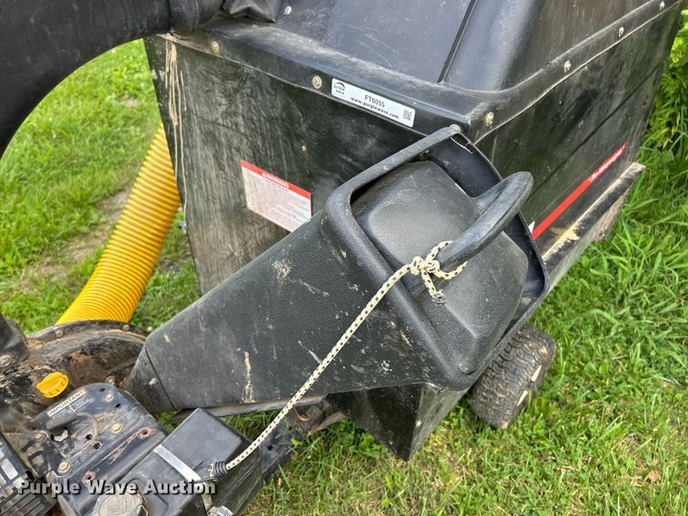 image for item FT6055 Agri-Fab leaf vacuum
