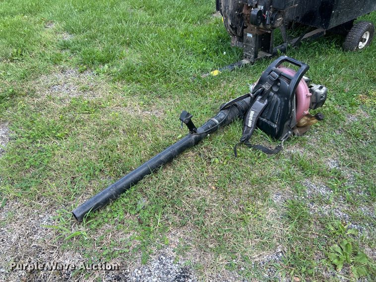 image for item FT6055 Agri-Fab leaf vacuum
