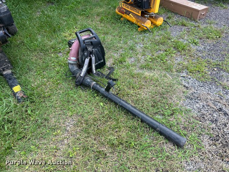 image for item FT6055 Agri-Fab leaf vacuum