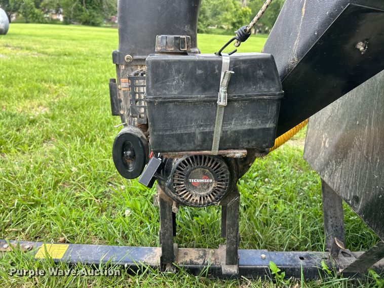 image for item FT6055 Agri-Fab leaf vacuum