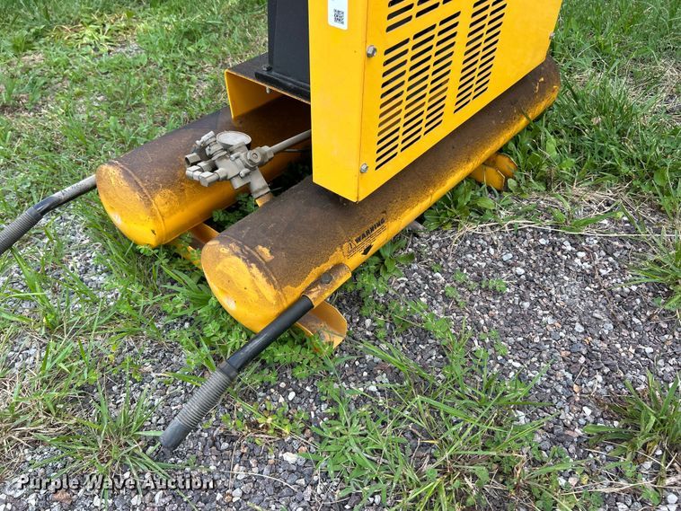 image for item FT6056 Titan air compressor