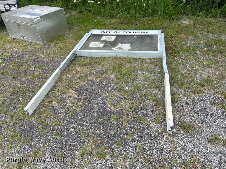 image for item FT6060 (2) benches