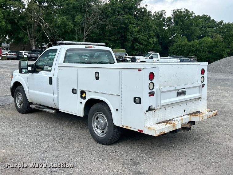 image for item FT6065 2016 Ford F250 Super Duty XL utility bed pickup truck