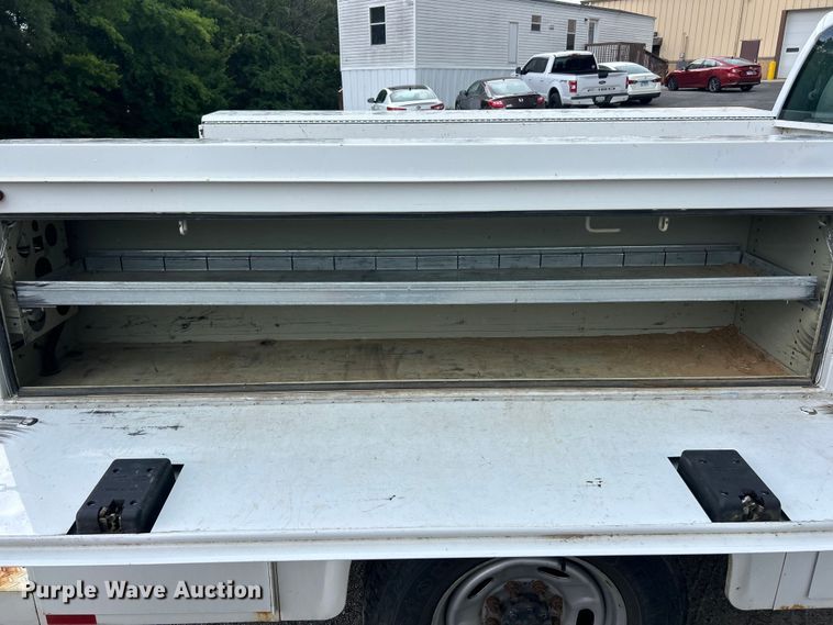image for item FT6065 2016 Ford F250 Super Duty XL utility bed pickup truck