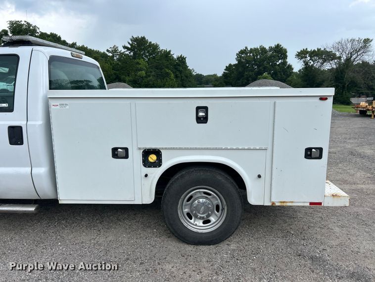 image for item FT6065 2016 Ford F250 Super Duty XL utility bed pickup truck