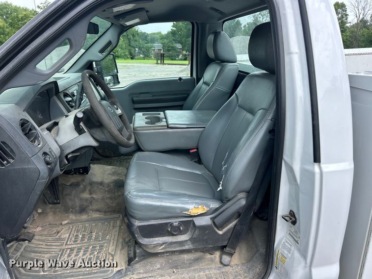 image for item FT6065 2016 Ford F250 Super Duty XL utility bed pickup truck