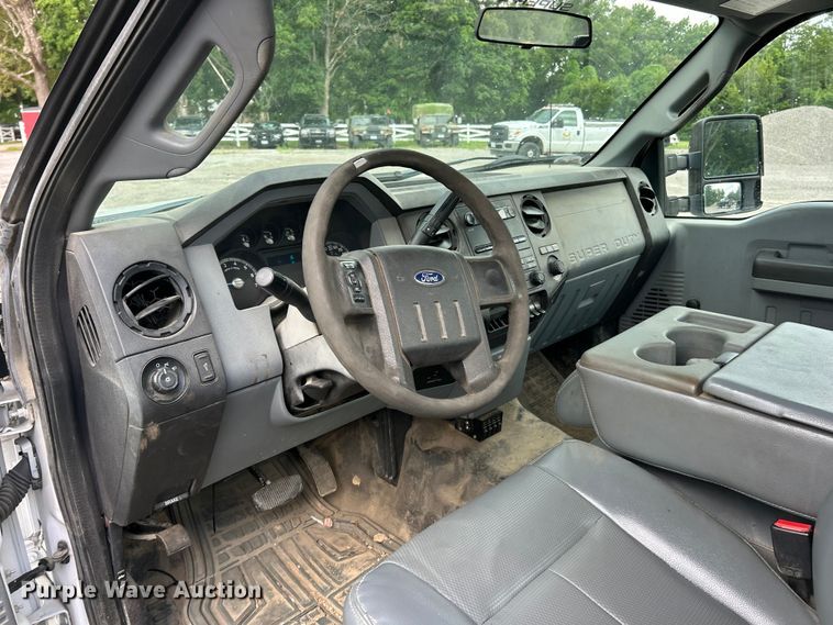image for item FT6065 2016 Ford F250 Super Duty XL utility bed pickup truck