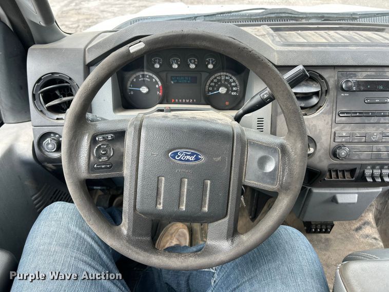 image for item FT6065 2016 Ford F250 Super Duty XL utility bed pickup truck