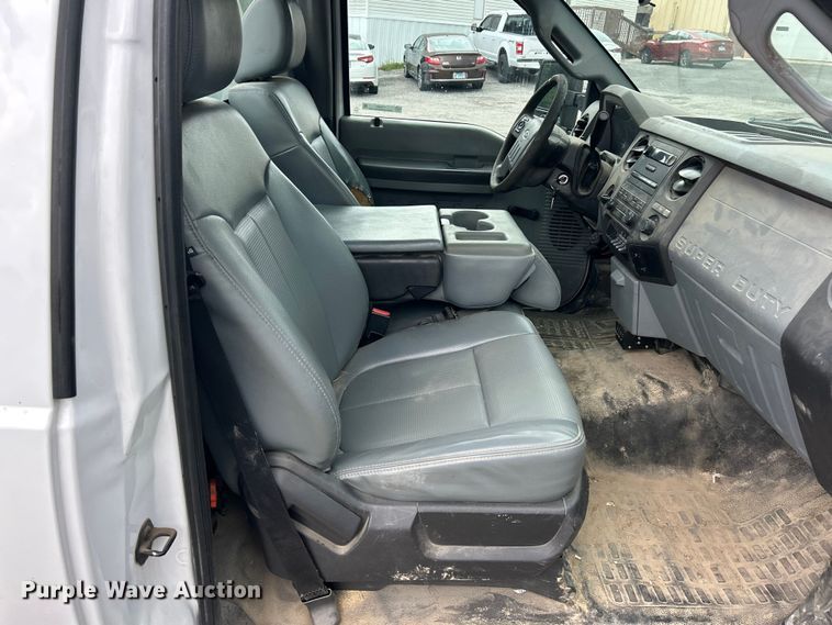 image for item FT6065 2016 Ford F250 Super Duty XL utility bed pickup truck