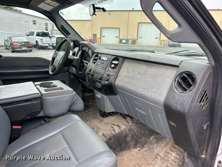 image for item FT6065 2016 Ford F250 Super Duty XL utility bed pickup truck