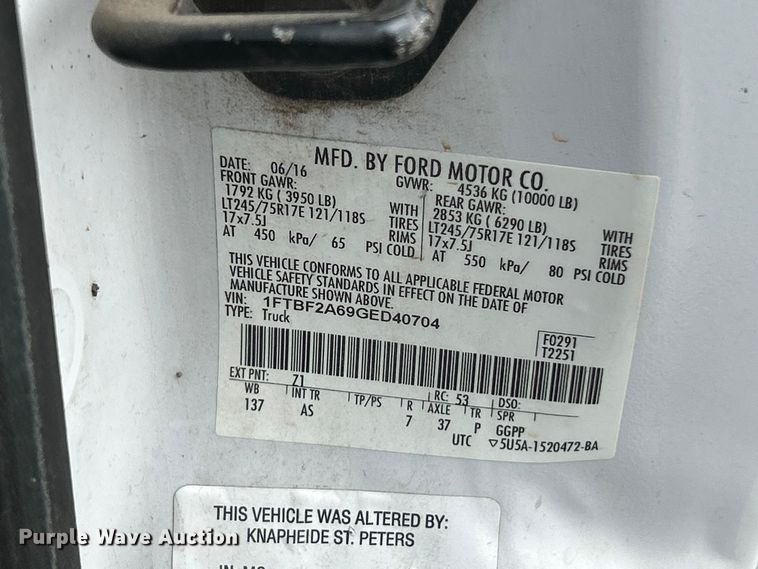 image for item FT6065 2016 Ford F250 Super Duty XL utility bed pickup truck