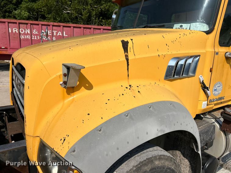 image for item FT6075 2010 Mack GU713 dump truck