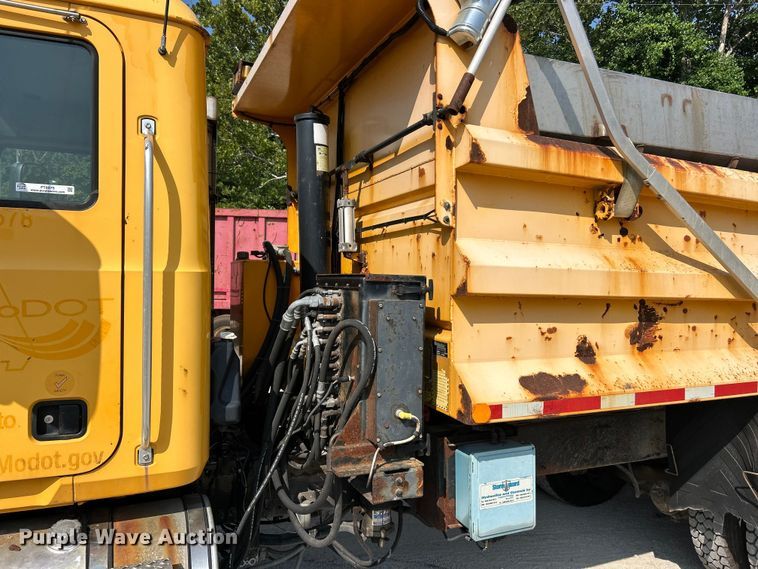 image for item FT6075 2010 Mack GU713 dump truck