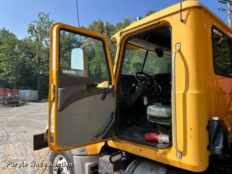 image for item FT6075 2010 Mack GU713 dump truck