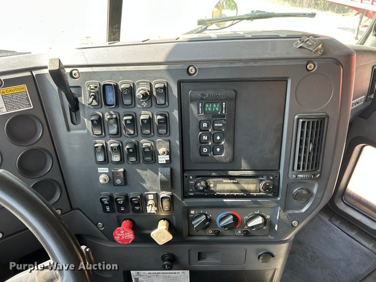 image for item FT6075 2010 Mack GU713 dump truck