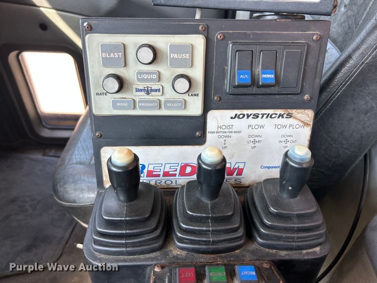 image for item FT6075 2010 Mack GU713 dump truck
