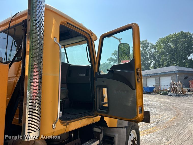 image for item FT6075 2010 Mack GU713 dump truck